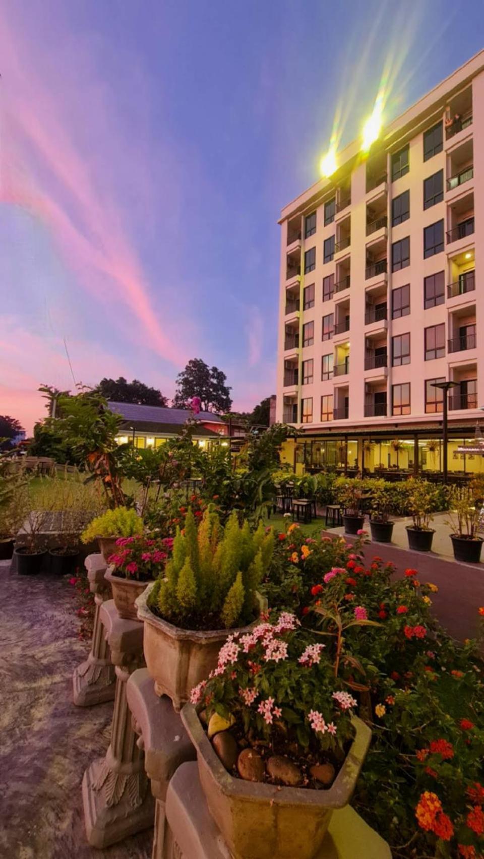 Norn Rimklong Bangkok Hotel Exterior photo